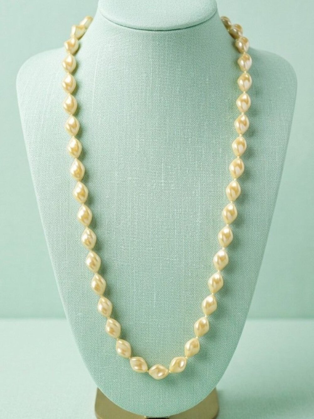 Vintage 1970-80 Square Beaded Necklace Yellow
